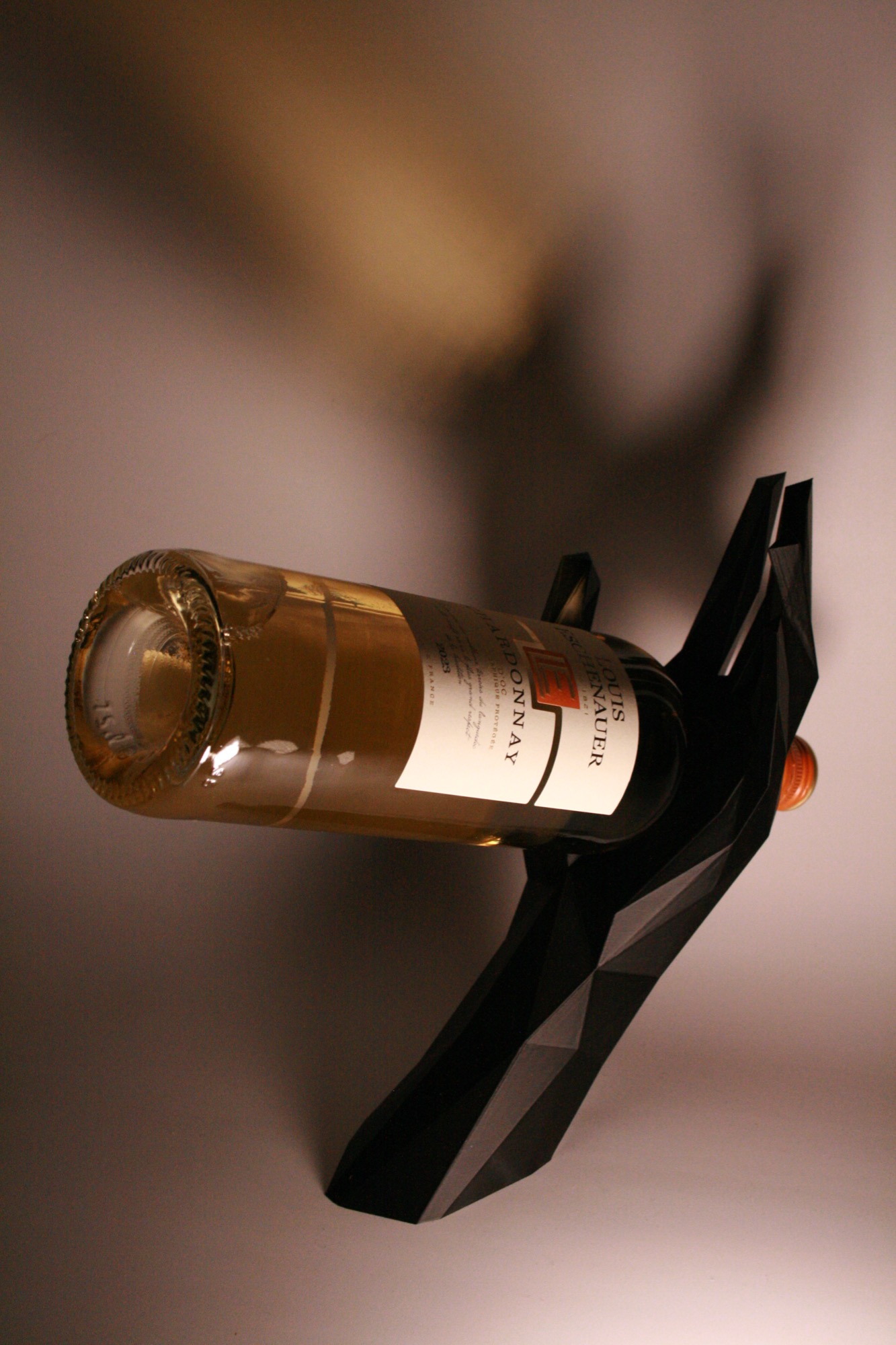 Рука (подставка под вино) 7